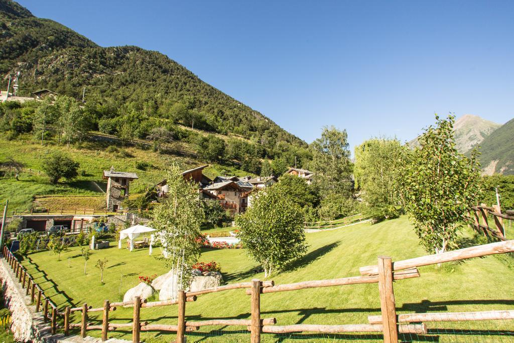 Готель Le Petit Relais Вальпеллін Екстер'єр фото